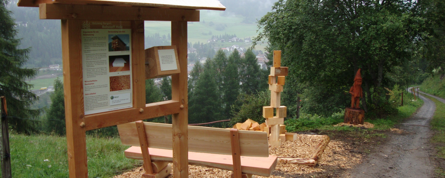 Bergüner Holzweg