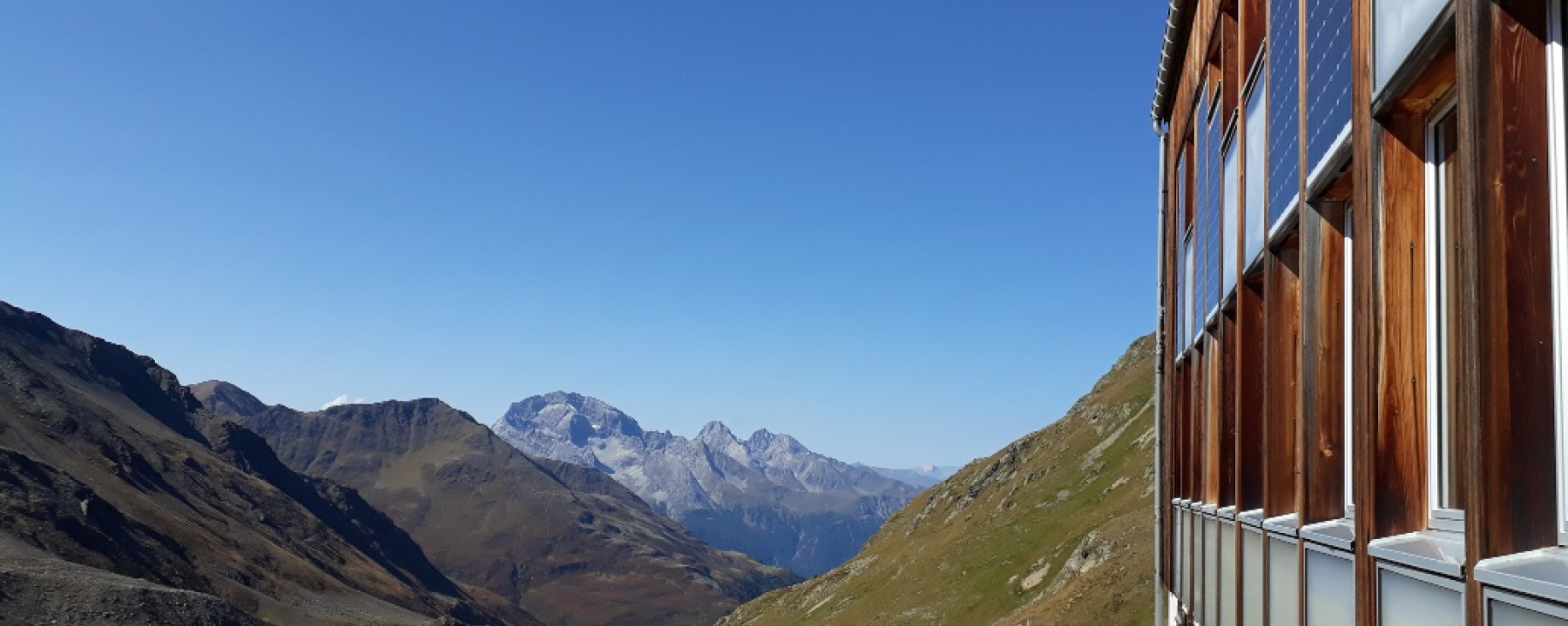 Blick von der Kesch-Hütte auf den Piz Ela