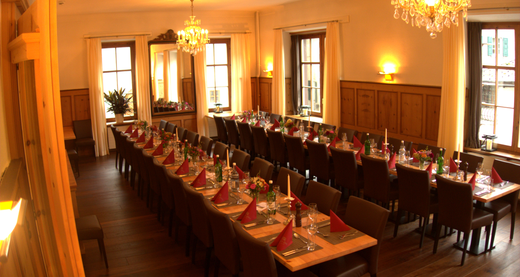 Bankett im neu gestalteten Saal Bankett im neu gestalteten Saal