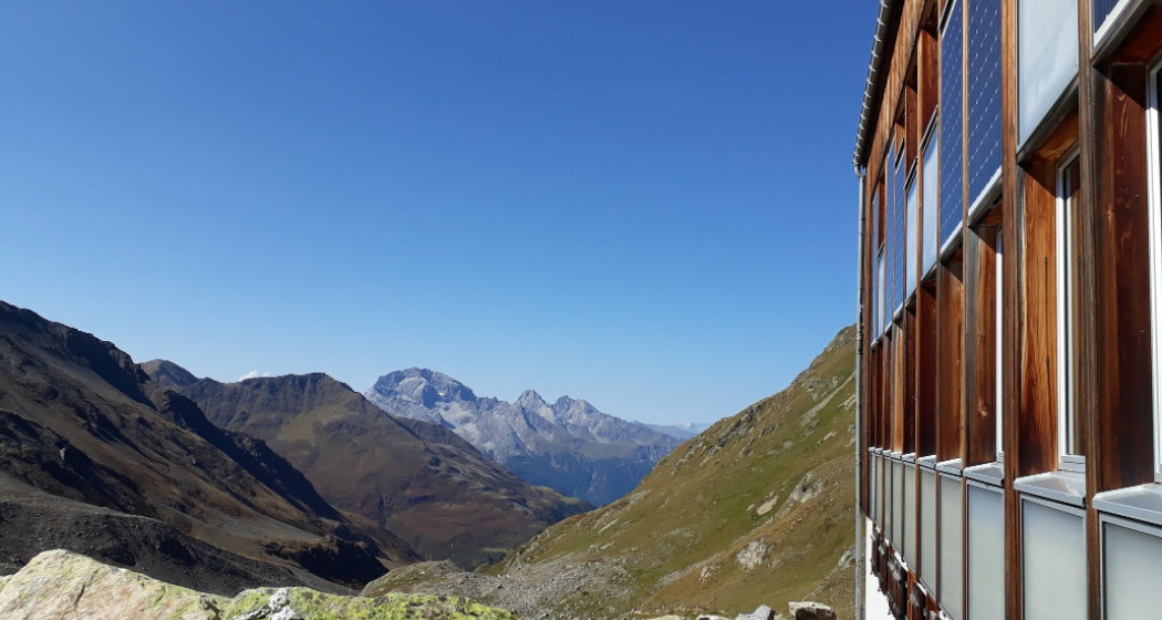 Blick von der Kesch-Hütte auf den Piz Ela Blick von der Kesch-Hütte auf den Piz Ela