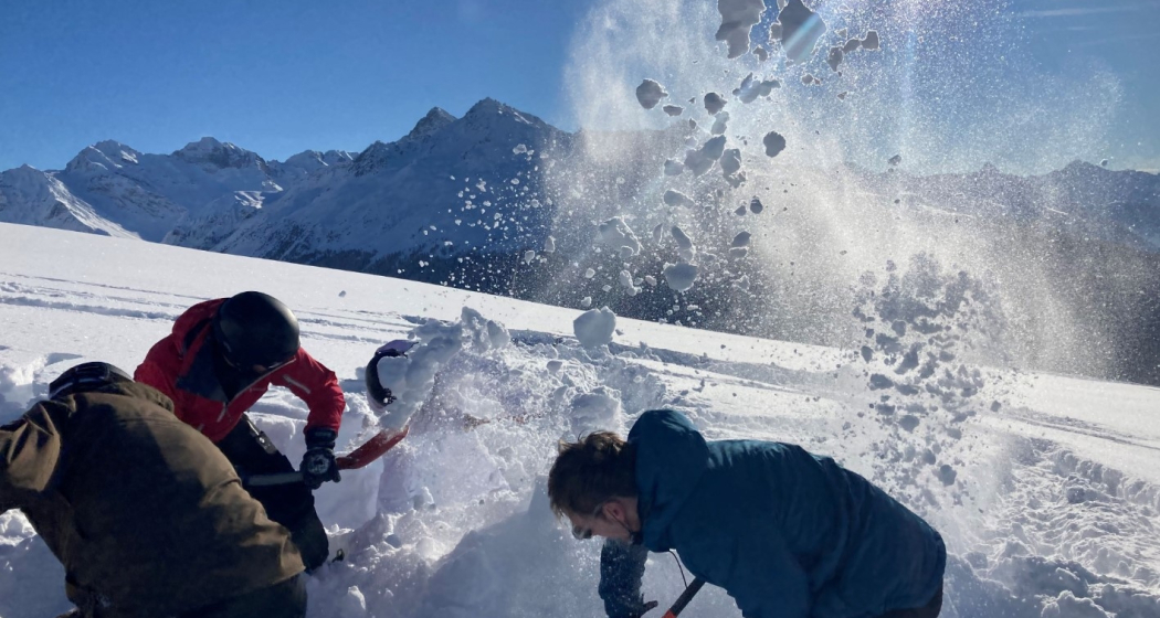Lawinen- und Skitourenkurs 2 Tage (gdl_894993538_image) Lawinen- und Skitourenkurs 2 Tage (gdl_894993538_image)