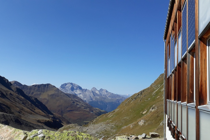 Blick von der Kesch-Hütte auf den Piz Ela