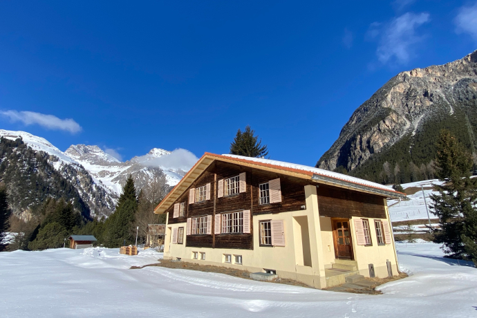 Gruppenhaus im Winter Gruppenhaus im Winter