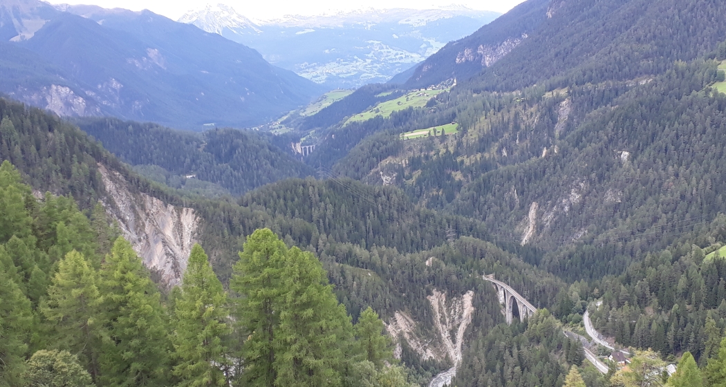 Jenisberg mit Blickaufs Wiesnerviadukt Jenisberg mit Blickaufs Wiesnerviadukt