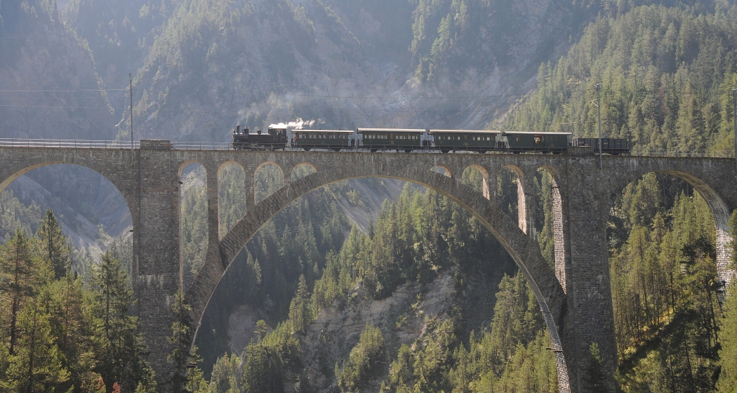Dampfzug bei Wiesen © Rhätische Bahn/Tibert Keller Dampfzug bei Wiesen © Rhätische Bahn/Tibert Keller