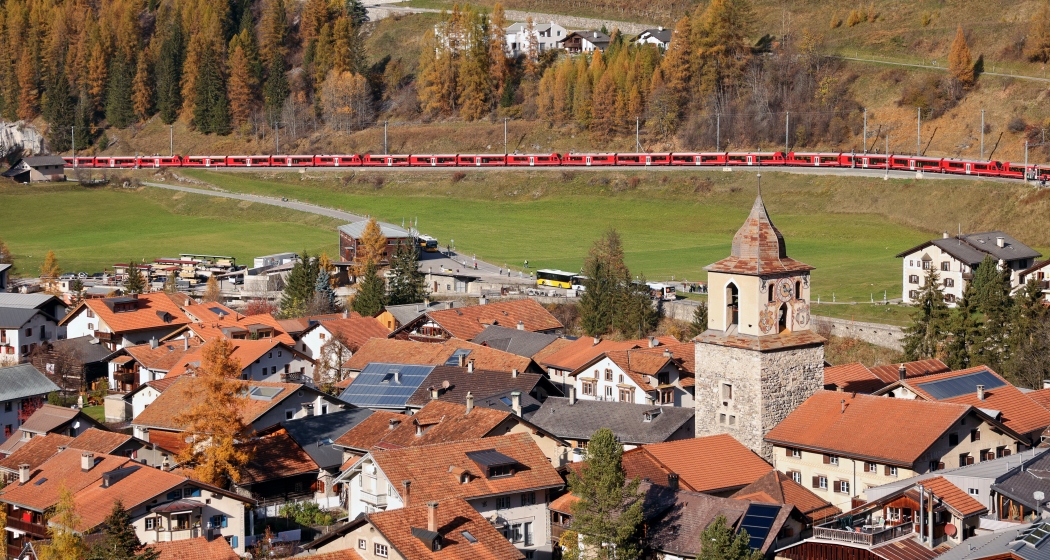 Weltrekordversuch RhB, Zug in Bergün (C: Philipp Schmidli) Weltrekordversuch RhB, Zug in Bergün (C: Philipp Schmidli)