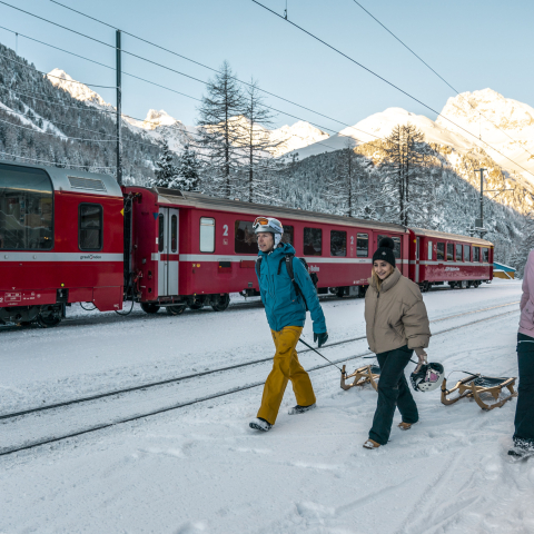 Schlitteln in Bergün (Copyright: Schweiz Tourismus/Andre Meier) Schlitteln in Bergün (Copyright: Schweiz Tourismus/Andre Meier)