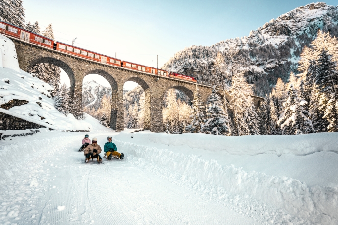 Schlitteln in Bergün (Copyright: Schweiz Tourismus/Andre Meier) Schlitteln in Bergün (Copyright: Schweiz Tourismus/Andre Meier)